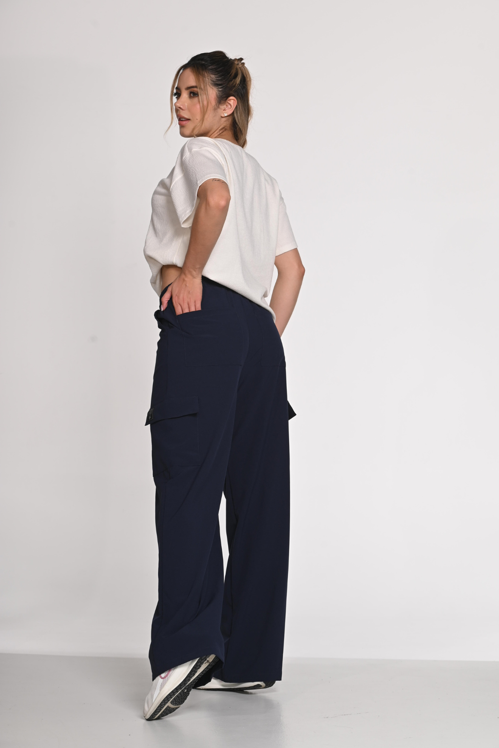 REF: 03029 Pantalón deportivo tipo cargo