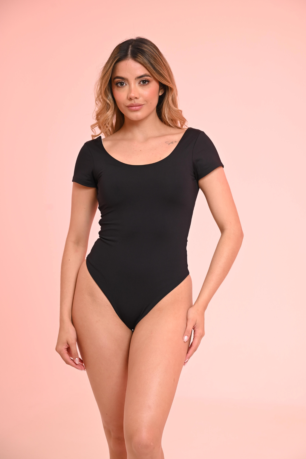 REF: 025188 Body manga corta escote en U