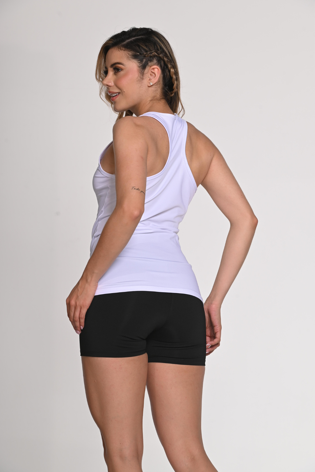 REF: 02515 Camisilla lisa deportiva.