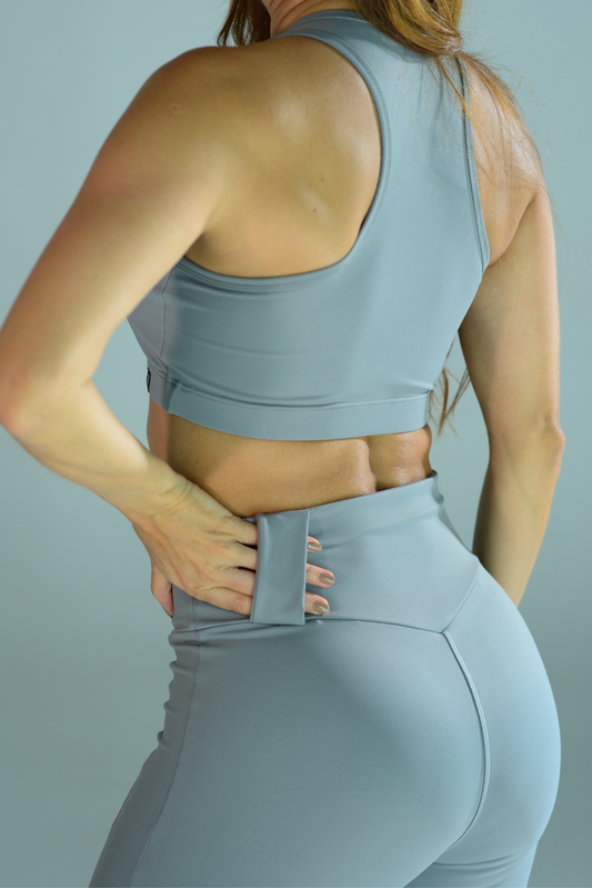 REF: 015186 Leggin con cortes y pasador en pretina para toalla.