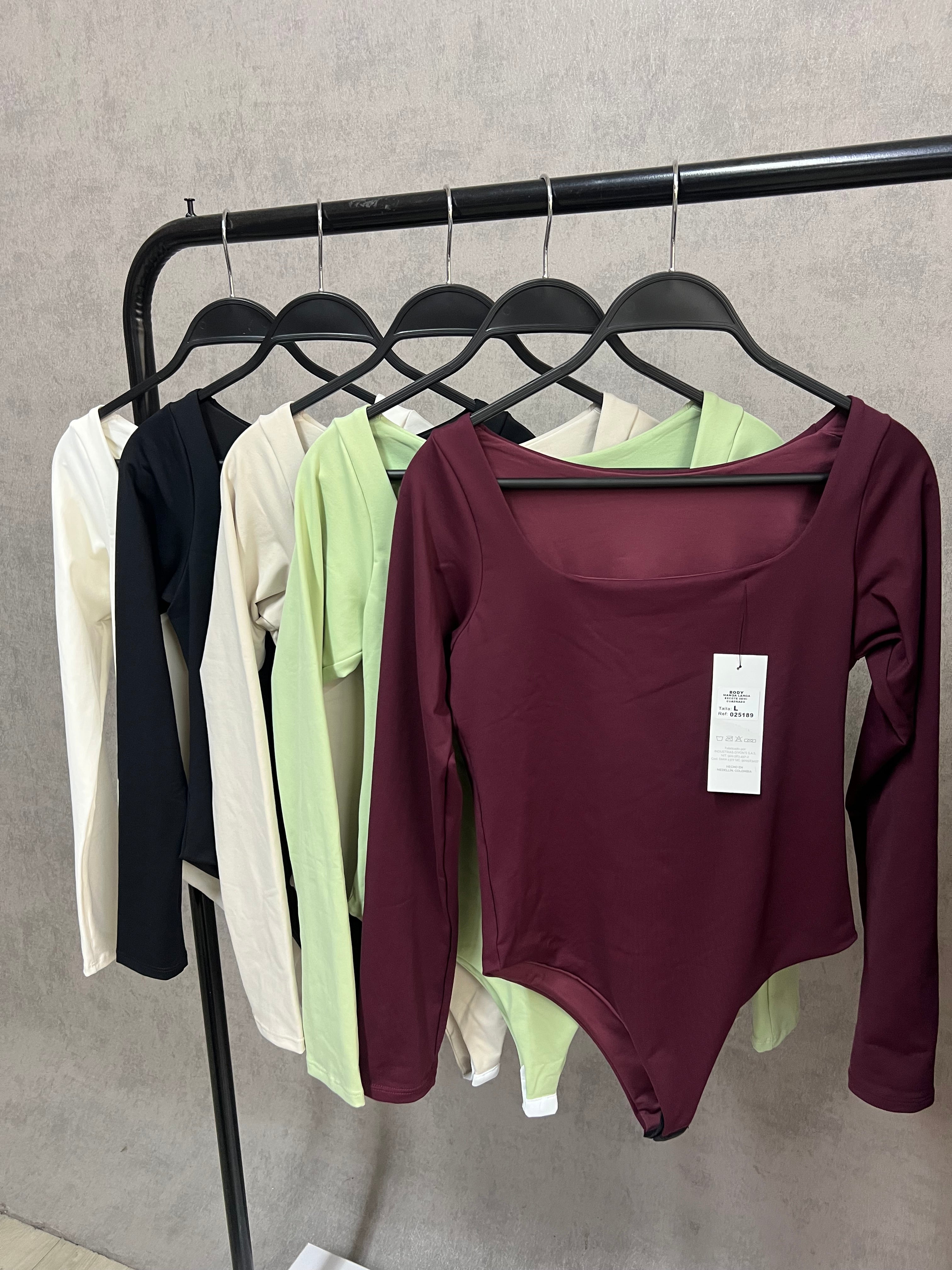 REF: 025189 Body manga larga