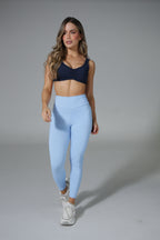 LEGGINS CON ASENTADOS EN FRENTE Y PRENSES EN COSTADO