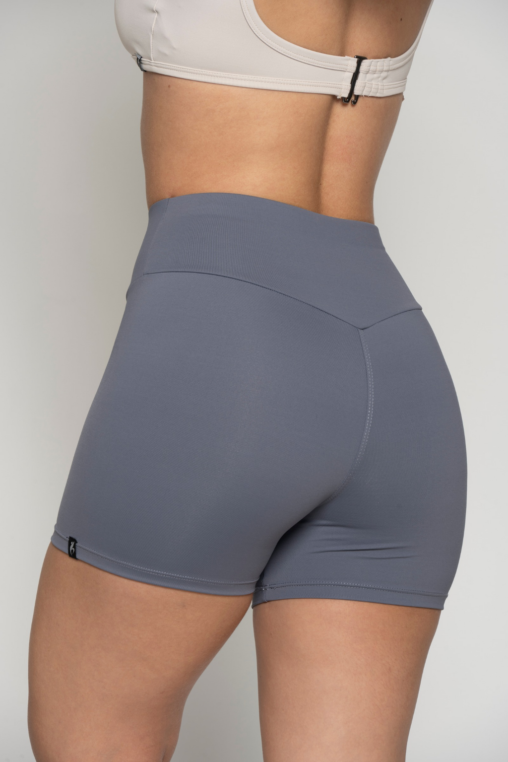 SHORT BÁSICO DE CONTROL EN PRETINA DELANTERA