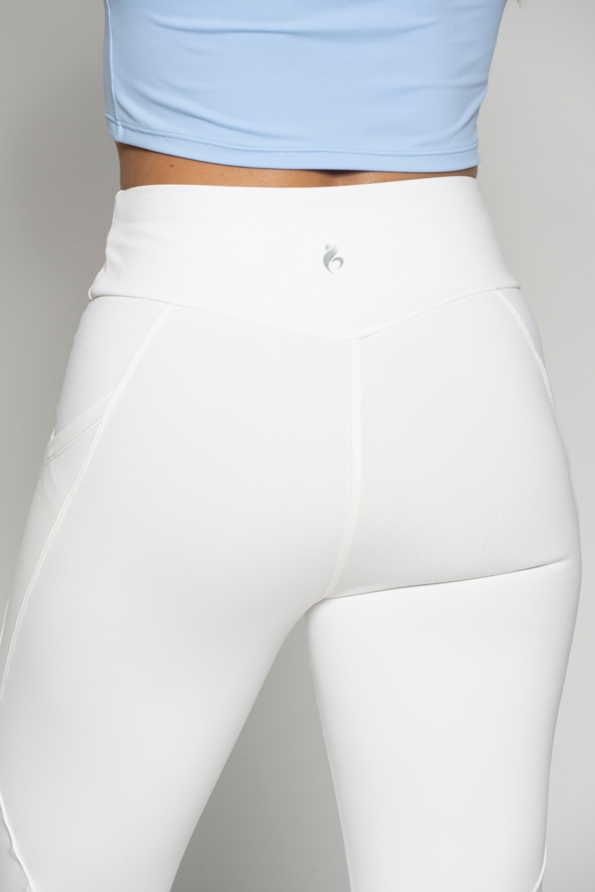 LEGGIN CON BOLSILLOS LATERALES CRUZADOS