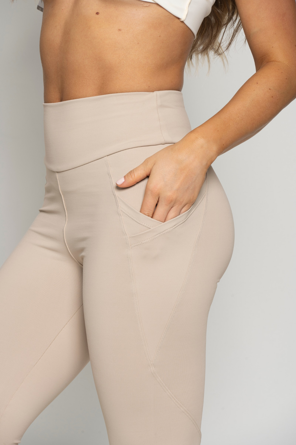 LEGGIN CON BOLSILLOS LATERALES CRUZADOS