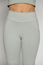 LEGGIN CON BOLSILLOS LATERALES CRUZADOS