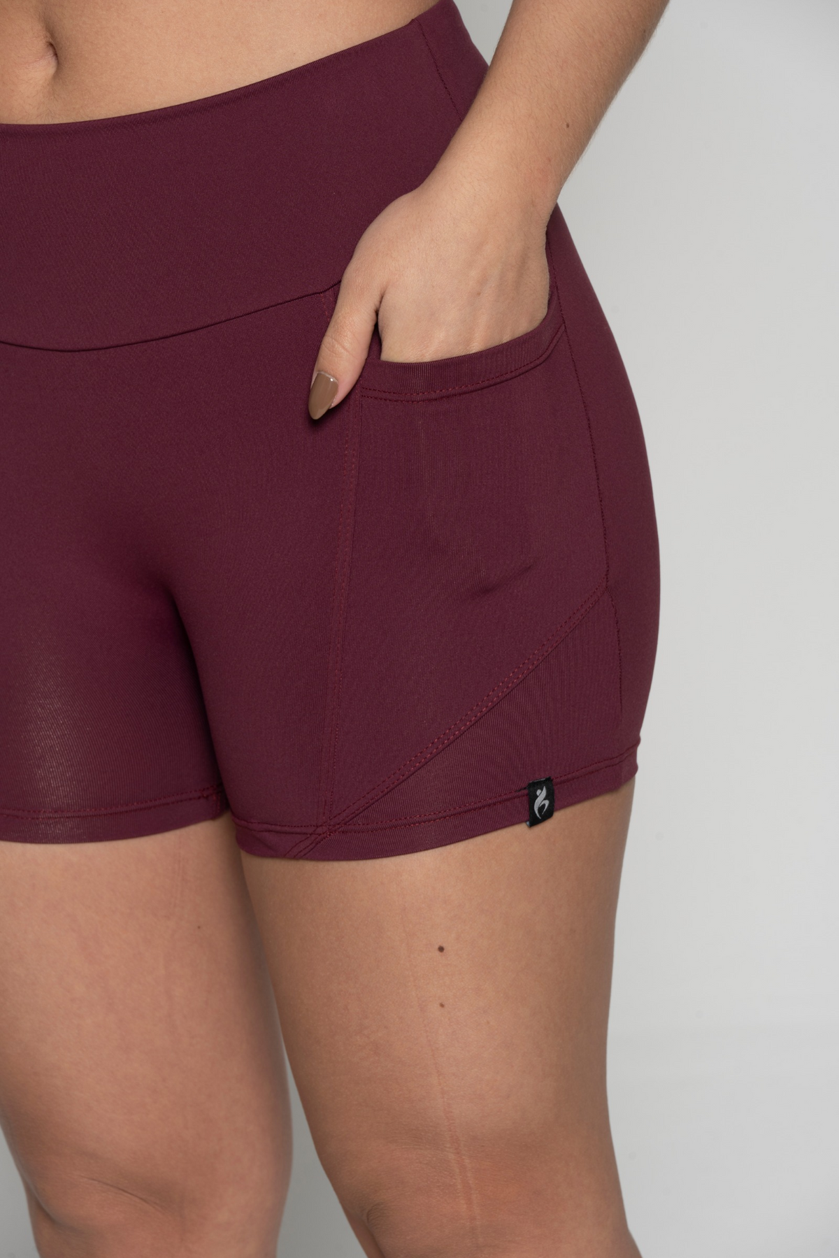 SHORT CORTES FRENTE Y BOLSILLOS